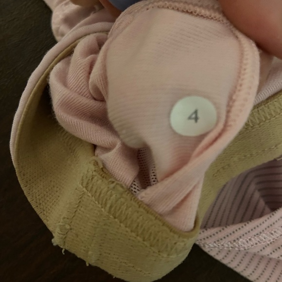 Lululemon Run: Back On Track Tank with cinch-able drawstring - Picture 10 of 10